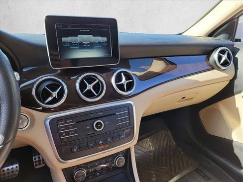 Used 2017 Mercedes-Benz GLA 250 image 20