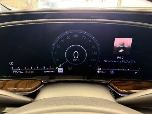 Used 2022 Cadillac Escalade Sport Platinum AWD/4WD image 17