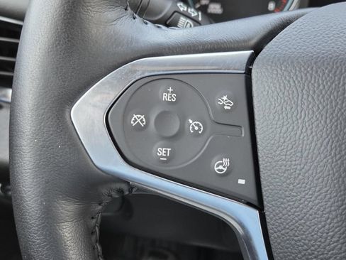 Used 2022 Chevrolet Traverse LT w/ LPO, Floor Liner Package FWD image 17