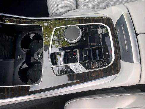 Used 2024 BMW X5 xDrive50e w/ Premium Package image 18