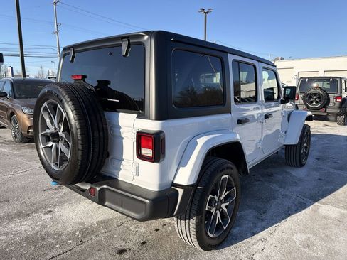 Used 2024 Jeep Wrangler Unlimited w/ Convenience Group image 6