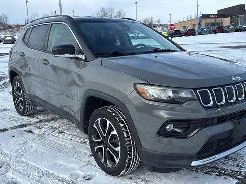 Used 2022 Jeep Compass Limited image 1
