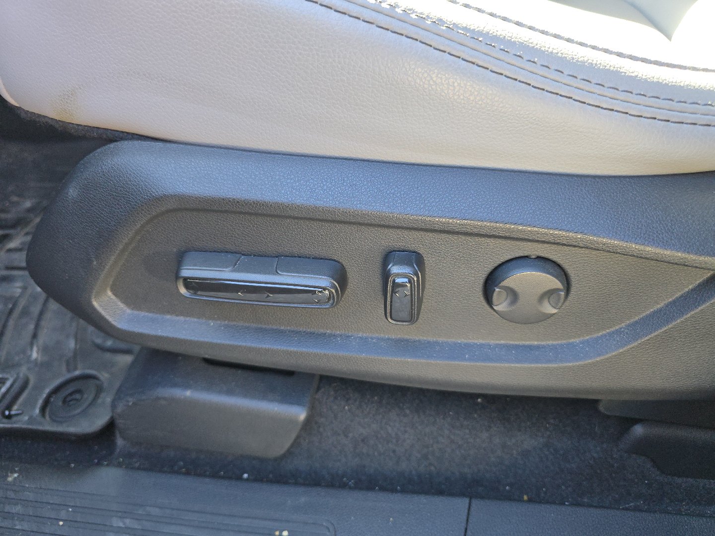 Used 2025 Honda Pilot EX-L image 25