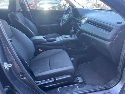 Used 2019 Honda HR-V LX image 10