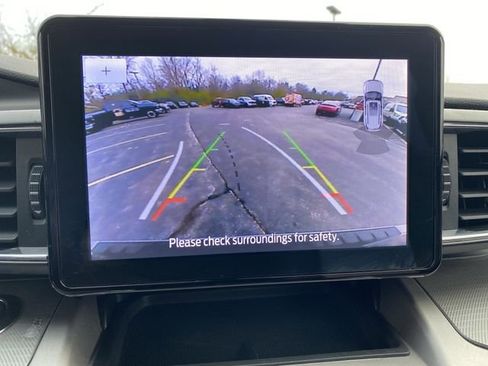 Certified 2022 Ford Explorer XLT w/ Equipment Group 202A image 9