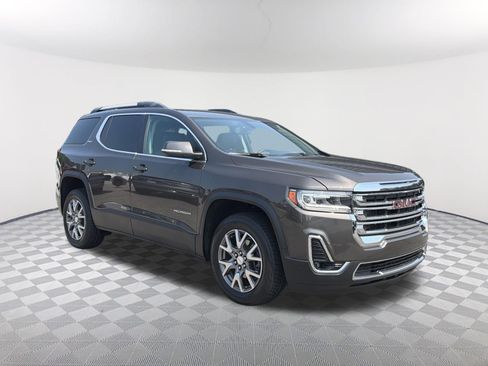 Certified 2020 GMC Acadia SLT w/ LPO, Floor Liner Package FWD image 8