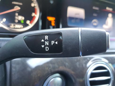 Used 2017 Mercedes-Benz S 550 4MATIC Sedan image 41