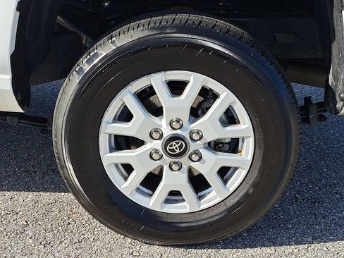 Certified 2024 Toyota Tacoma SR image 5