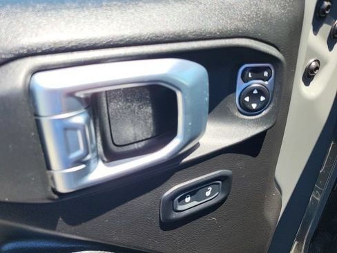 Used 2022 Jeep Gladiator Sport AWD/4WD image 31