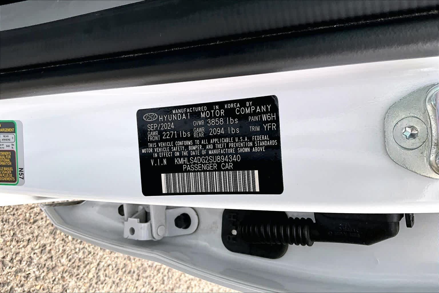 Used 2025 Hyundai Elantra SEL FWD image 34
