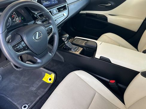 Used 2022 Lexus ES 300h w/ Premium Package FWD image 7