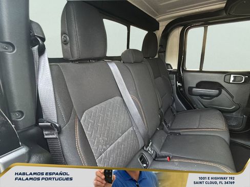 Used 2025 Jeep Gladiator Mojave w/ Safety Group image 29