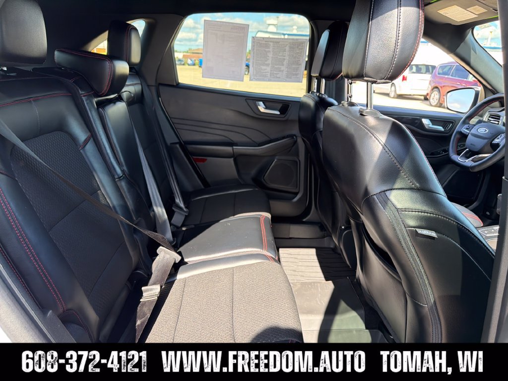 Used 2025 Ford Escape ST-Line Select AWD/4WD image 32