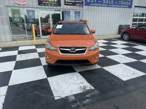 Used 2014 Subaru Crosstrek 2.0i Limited AWD/4WD image 3