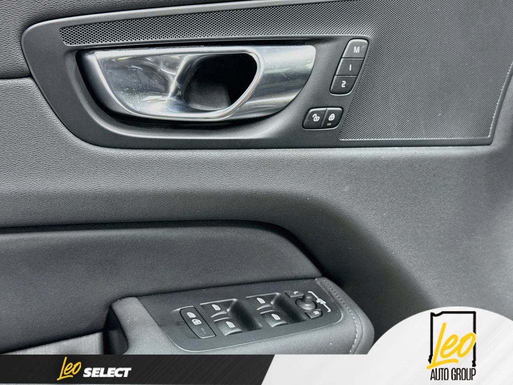 Used 2026 Volvo XC60 B5 Core AWD/4WD image 20