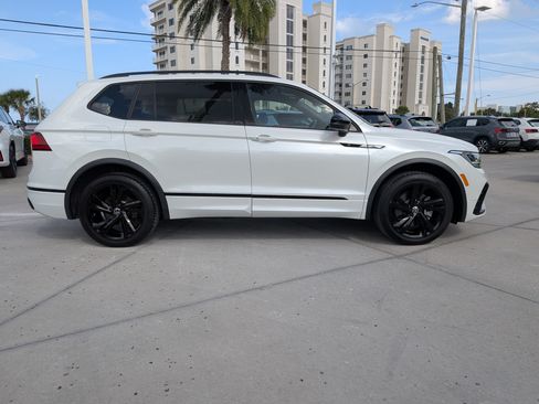 Certified 2023 Volkswagen Tiguan SE R-Line FWD image 2