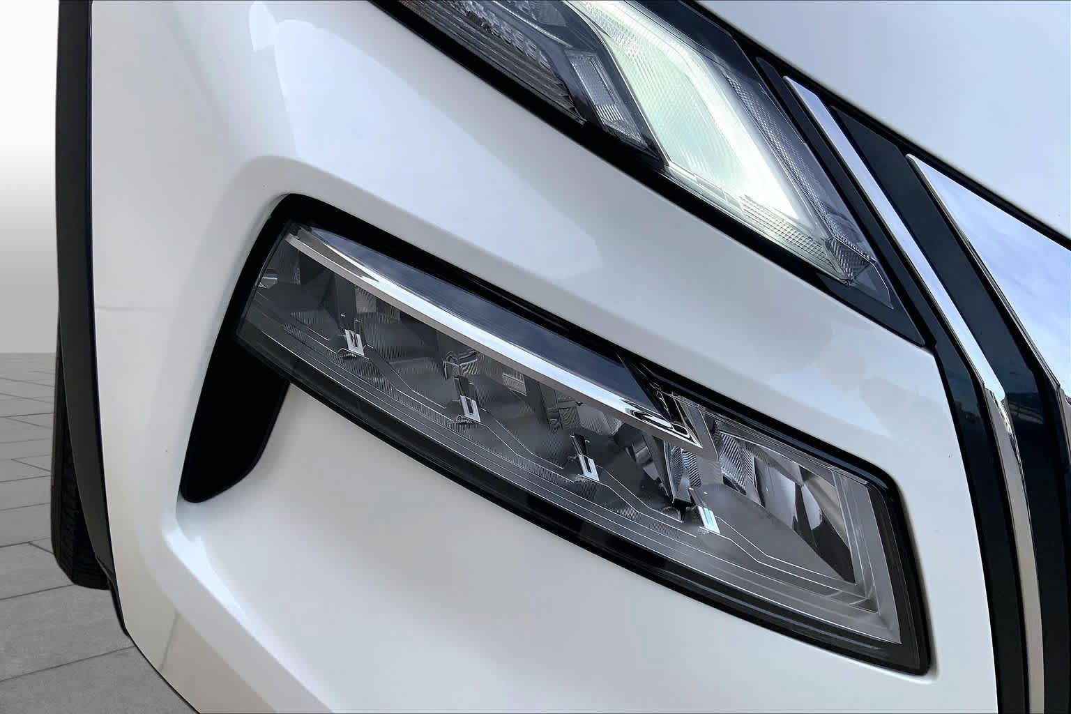 Used 2023 Nissan Rogue SV FWD image 26