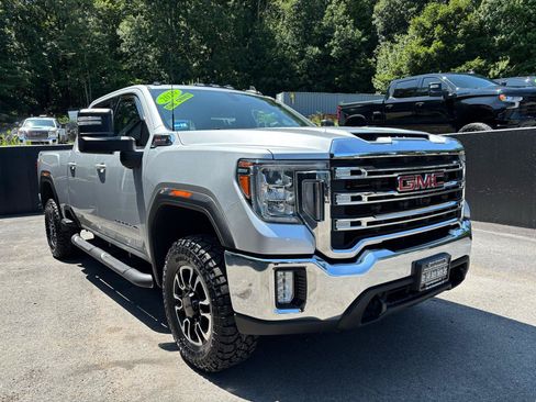 Used 2020 GMC Sierra 2500 SLE w/ SLE Value Package; AWD/4WD image 2