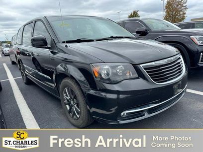 Used 2016 Chrysler Town & Country S w/ Driver Convenience Group