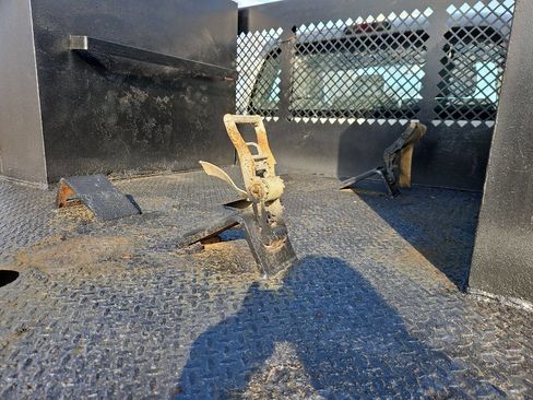 Used 2011 Ford F450 XL w/ XL Value Pkg image 14