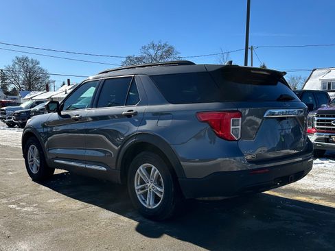 Used 2022 Ford Explorer XLT w/ Class IV Trailer Tow Package AWD/4WD image 5