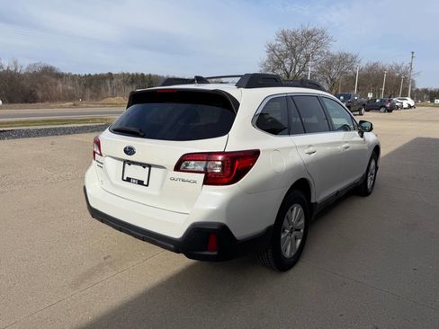 Used 2018 Subaru Outback 2.5i Premium image 5