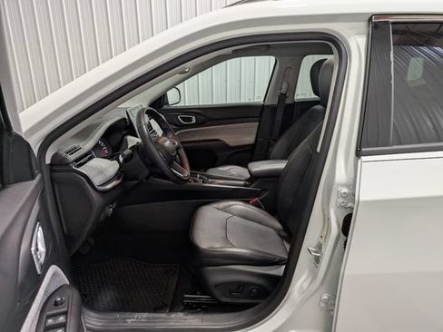 Used 2022 Jeep Compass Latitude w/ Sun and Sound Group AWD/4WD image 15