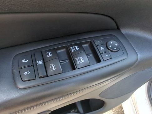 Used 2016 Jeep Grand Cherokee High Altitude AWD/4WD image 13