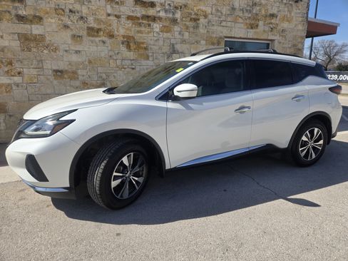 Used 2019 Nissan Murano SV image 2