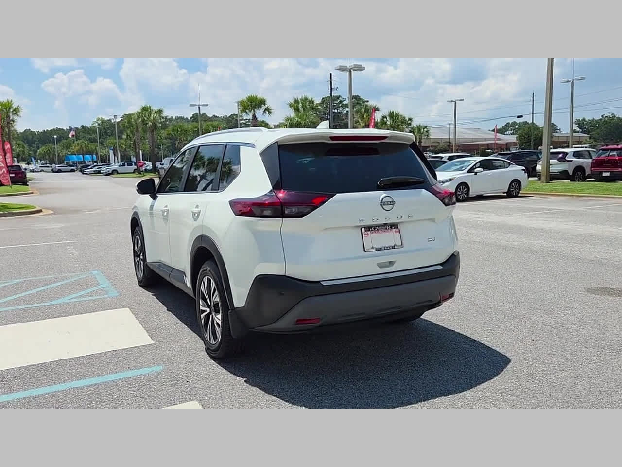 Used 2023 Nissan Rogue SV w/ SV Premium B Package FWD image 16
