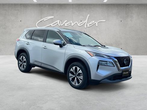 Used 2023 Nissan Rogue SV FWD image 2