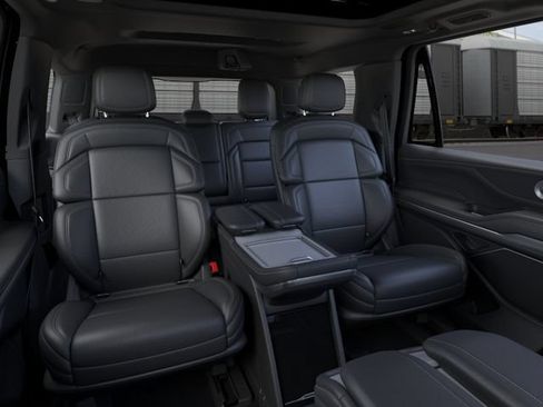 New 2026 Lincoln Navigator Reserve w/ Jet Appearance Package AWD/4WD image 11