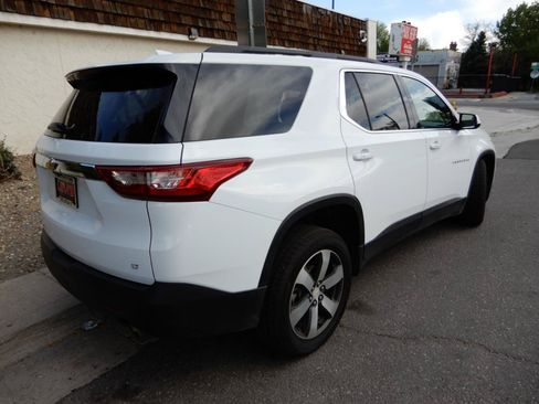 Used 2020 Chevrolet Traverse LT w/ LT Premium Package AWD/4WD image 5