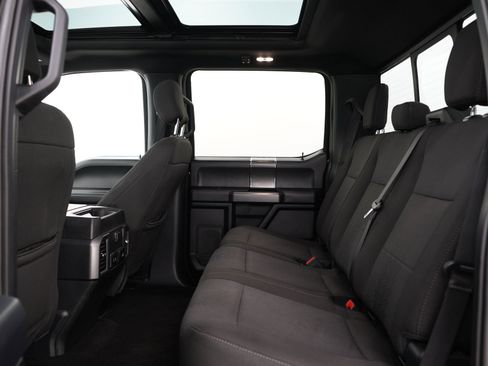 Used 2018 Ford F150 XLT w/ Equipment Group 302A Luxury AWD/4WD image 19