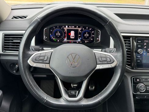 Used 2022 Volkswagen Atlas SEL R-Line image 17