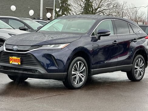 Used 2024 Toyota Venza LE AWD/4WD image 8