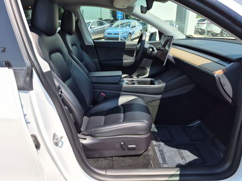 Used 2021 Tesla Model Y Long Range AWD/4WD image 33
