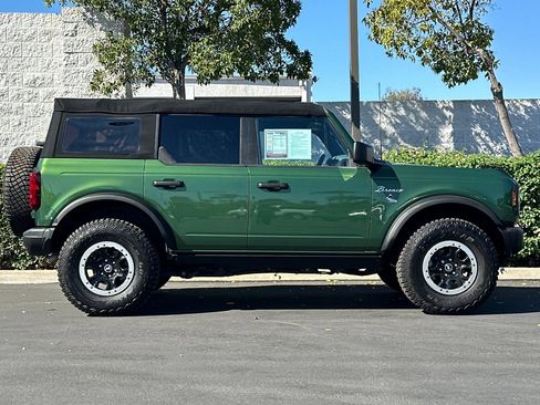 Used 2023 Ford Bronco Black Diamond w/ Sasquatch Package image 3