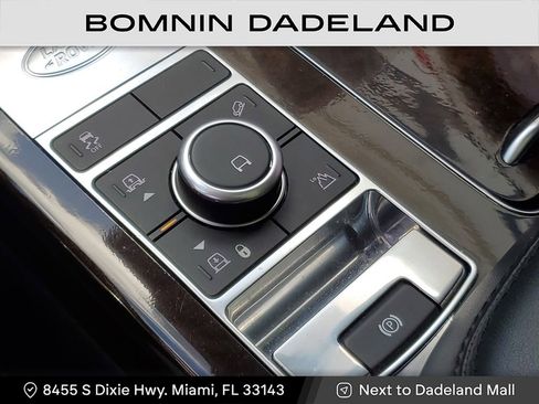 Used 2020 Land Rover Range Rover HSE image 25