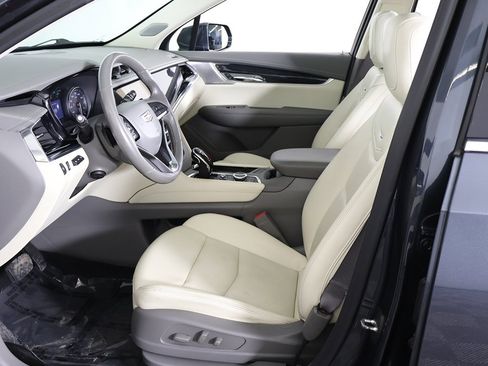 Used 2020 Cadillac XT6 Premium Luxury image 34