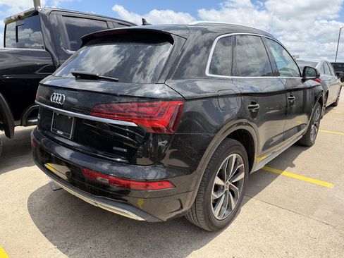Used 2021 Audi Q5 2.0T Premium Plus w/ Premium Plus Package AWD/4WD image 2