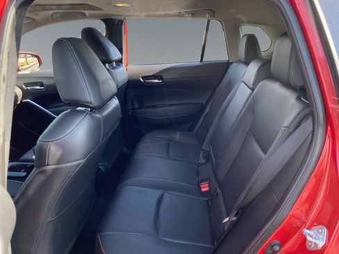 Certified 2024 Toyota Corolla Cross XLE w/ Convenience Package FWD image 13