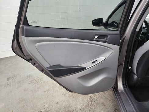 Used 2017 Hyundai Accent SE FWD image 21