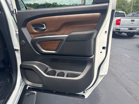 Used 2017 Nissan Titan Platinum Reserve AWD/4WD image 23