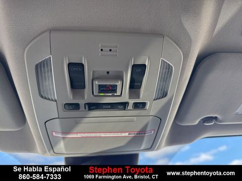 Used 2023 Toyota Highlander XLE image 23