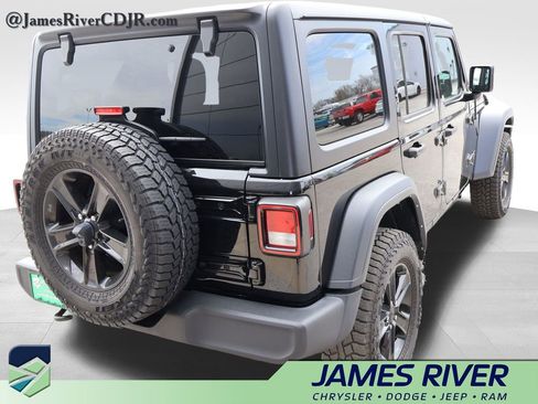 Used 2022 Jeep Wrangler Unlimited Sport image 5