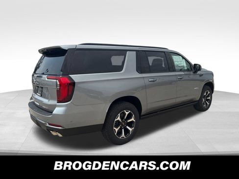 New 2026 GMC Yukon XL AT4 AWD/4WD image 3