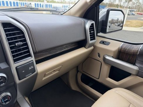 Used 2019 Ford F150 Lariat w/ Equipment Group 502A Luxury image 33