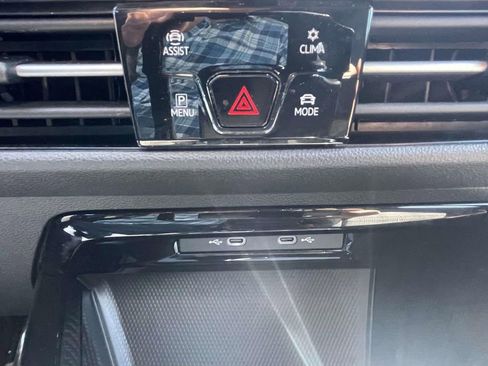 Used 2024 Volkswagen GTI SE image 29