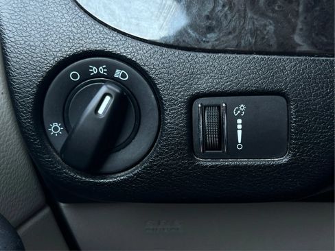 Used 2018 Dodge Grand Caravan SE w/ Power Convenience Group I FWD image 24